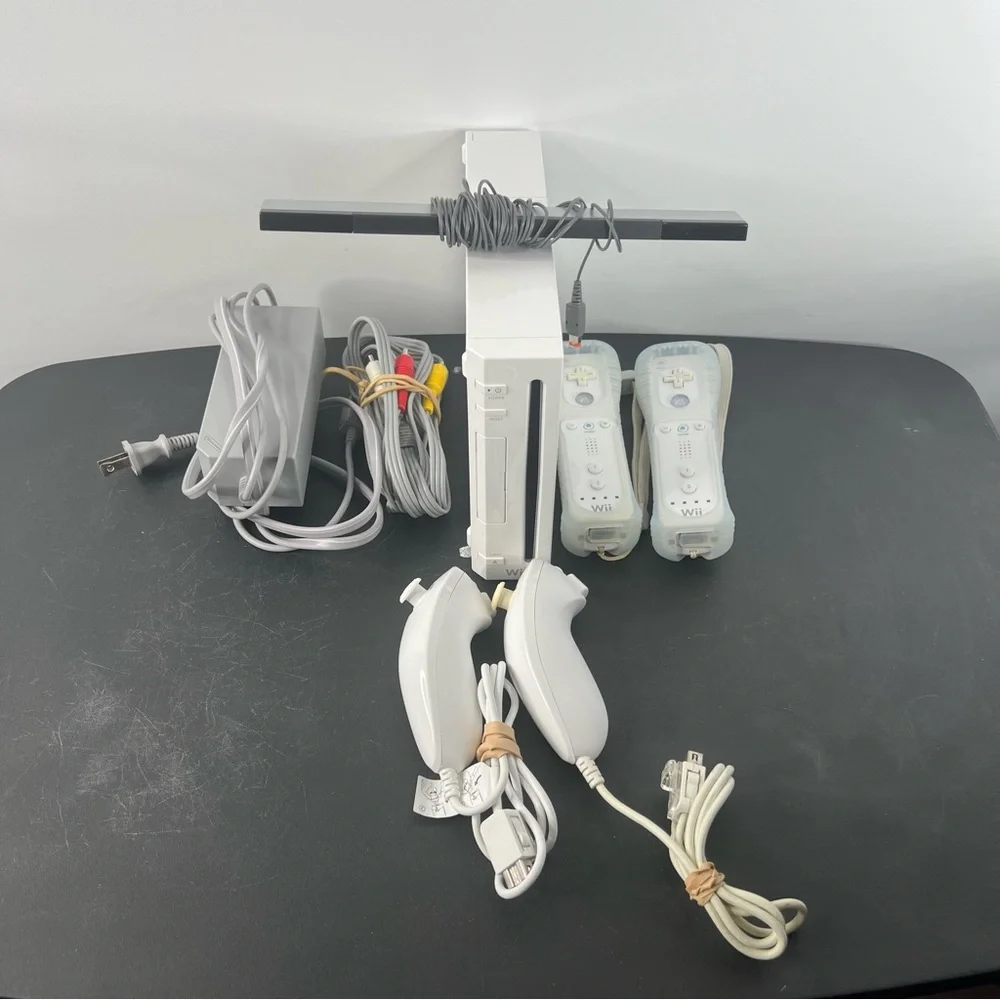 Nintendo Wii White Console System Bundle Lot W/ 14 Video Games Tested & Working